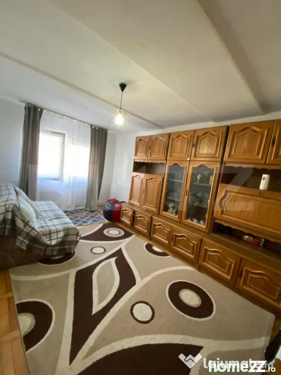 Descriere apartament – 3 camere, zonă centrală, orientar