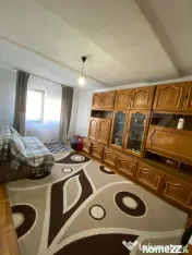 Descriere apartament – 3 camere, zonă centrală, orientar