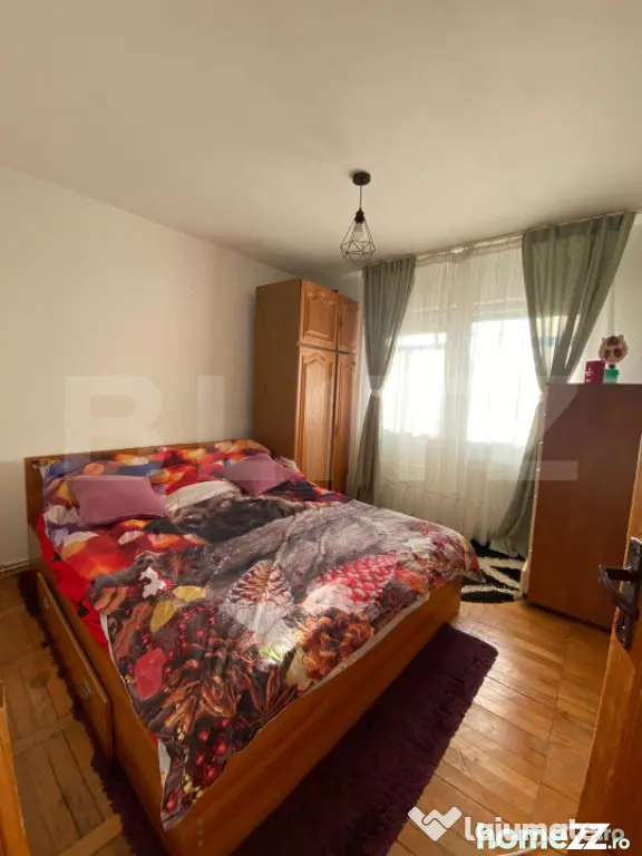 Descriere apartament – 3 camere, zonă centrală, orientar