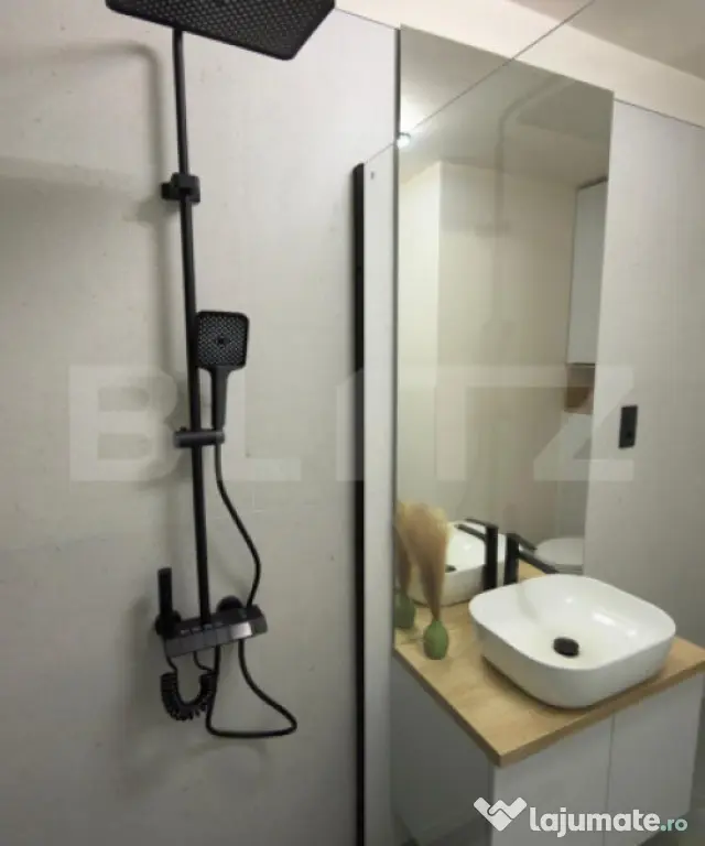 Apartament lux, 2 camere, garaj, zona Eroilor
