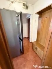 Apartament 3 camere, semidecomandat - zona Florilor 