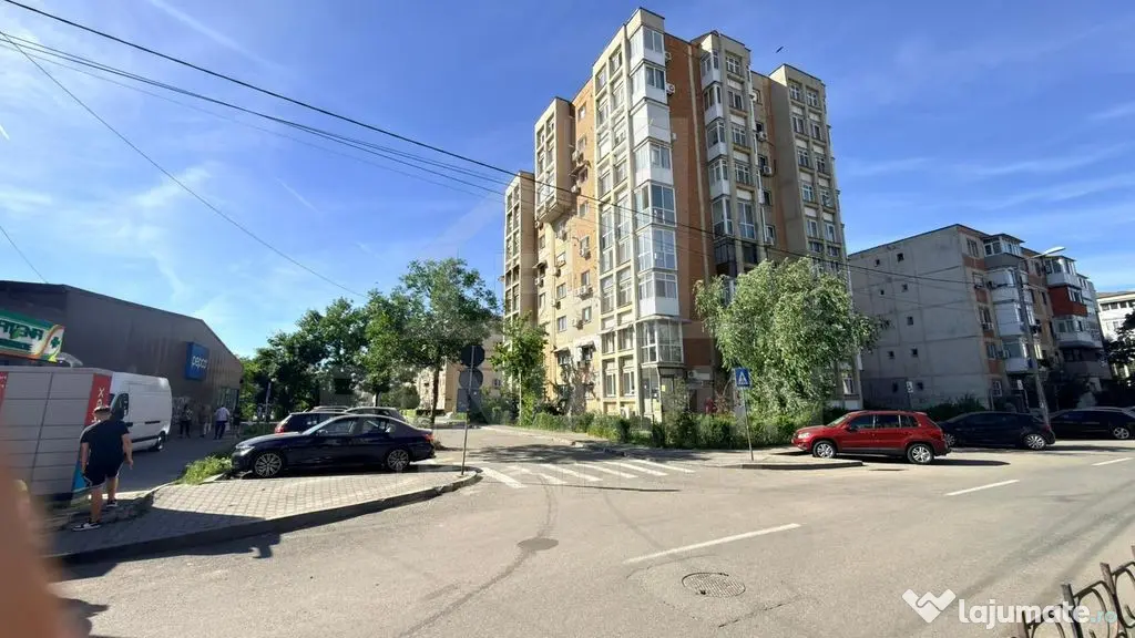 Apartament-Spatiu comercial parter 2 camere -intrare din ...