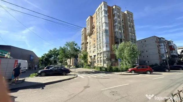 Apartament-Spatiu comercial parter 2 camere -intrare din ...