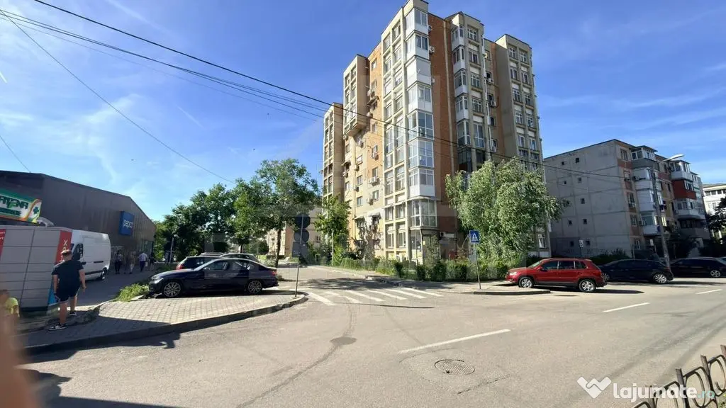 Apartament-Spatiu comercial parter 2 camere -intrare din ...