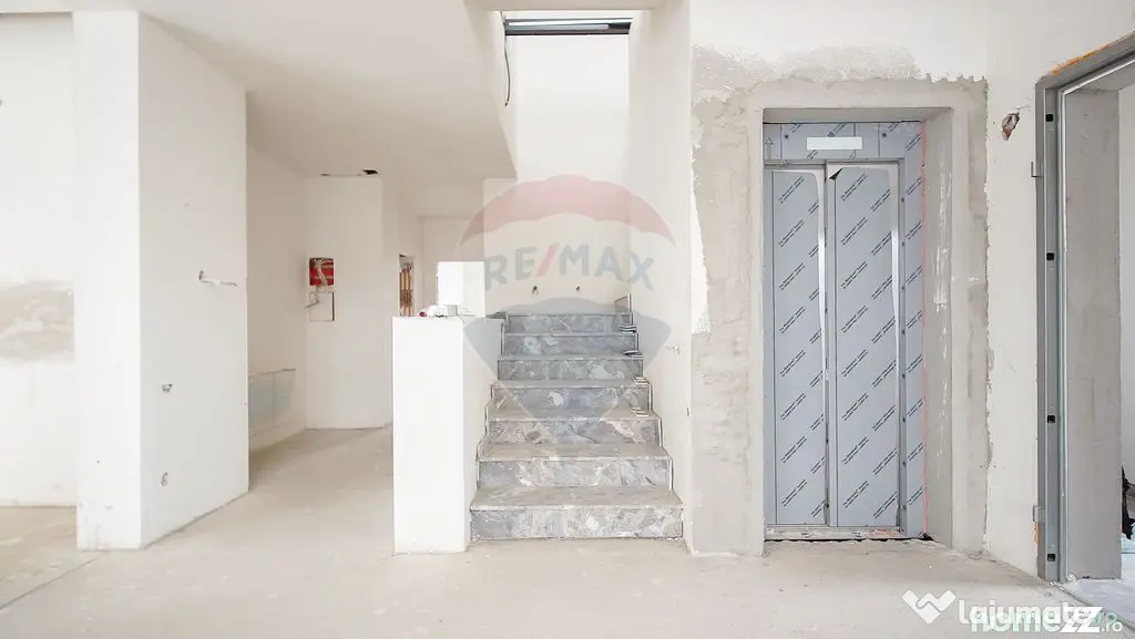Penthouse de lux cu rooftop și lift privat I Elegant Hou...