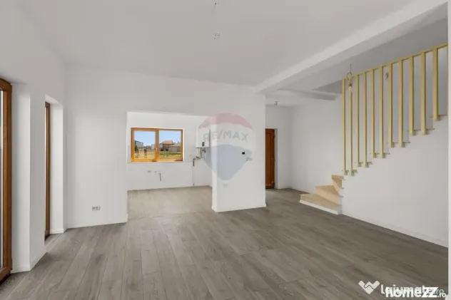 Casă nouă, cu 4 camere, de vânzare, cartier rezidentia...
