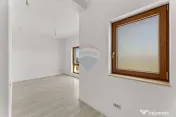 Casă nouă, cu 4 camere, de vânzare, cartier rezidentia...
