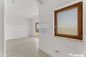 Casă nouă, cu 4 camere, de vânzare, cartier rezidentia... 