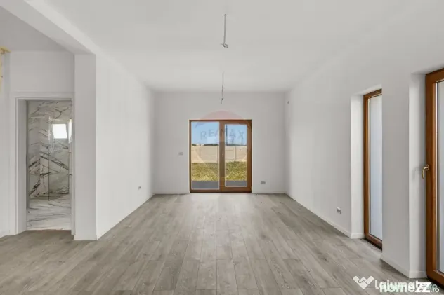 Casă nouă, cu 4 camere, de vânzare, cartier rezidentia...