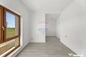 Casă nouă, cu 4 camere, de vânzare, cartier rezidentia...