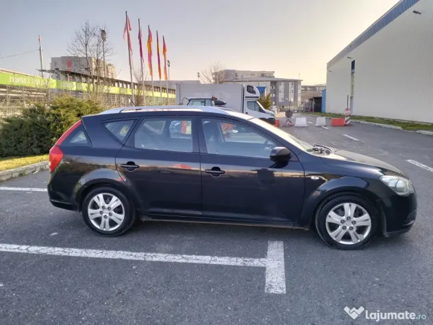 Kia Ceed 2013 impecabilă E 5 consum mic 6 viteze autoturism la ofertă