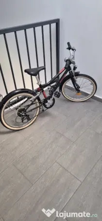 Vând bicicletă de copii.