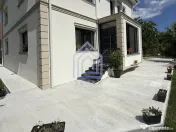 Casa de - 194 mp utili si 1000 mp teren - Burdujeni