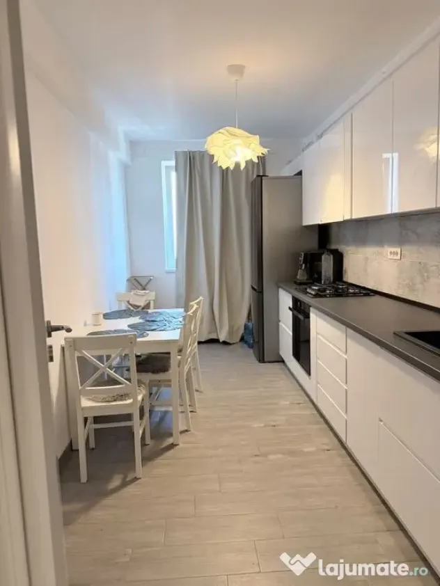 Apartament 2 camere,suprafata generoasa,loc parcare subteran