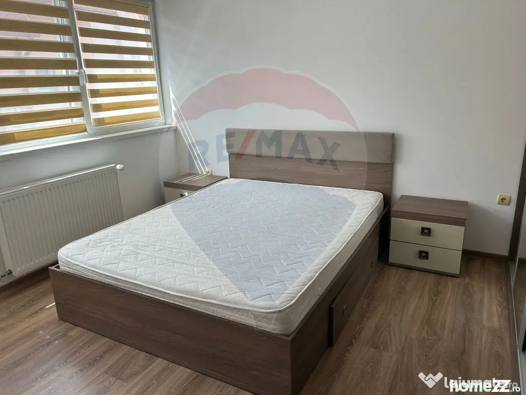 Apartament cu 3 camere de închiriat intr-un bloc cu parc...