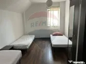 Apartament cu 3 camere de închiriat intr-un bloc cu parc...