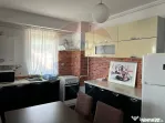 Apartament cu 2 camere de închiriat intr-un bloc cu parc...