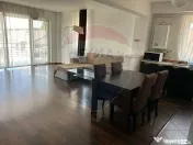 Apartament cu 3 camere de închiriat intr-un bloc cu parc...