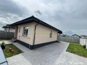Casa parter- 3 camere- pod - beci