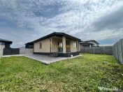Casa parter- 3 camere- pod - beci