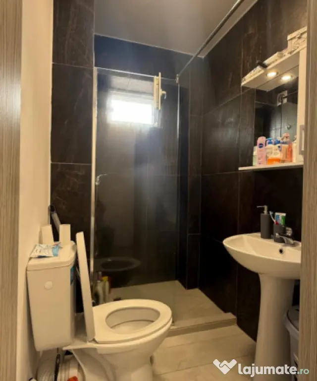 Apartament 2 camere, 50 mp utili, loc de parcare inclus –