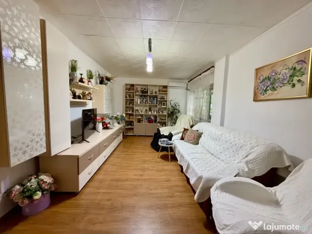Apartament 2 camere,str.Victoriei,etaj 2