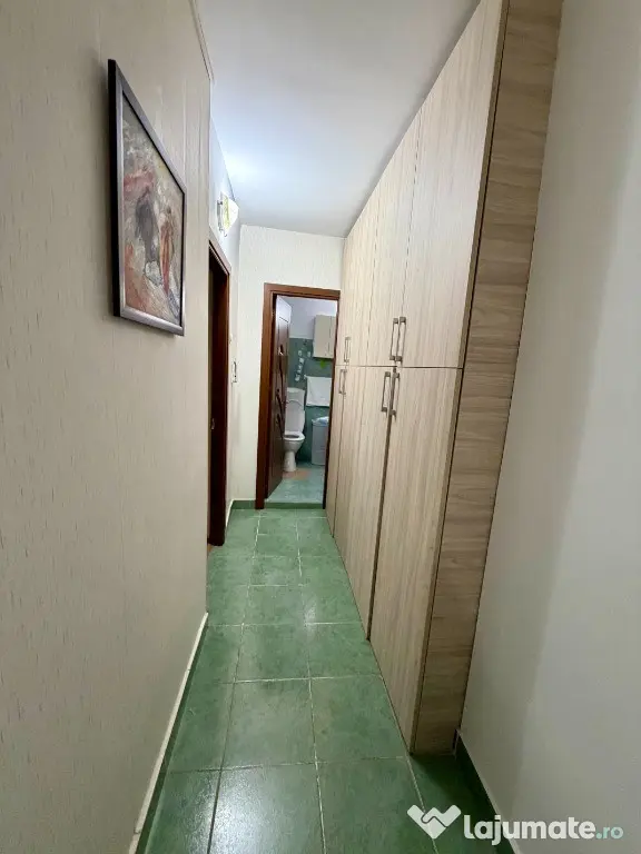 Apartament 2 camere,str.Victoriei,etaj 2
