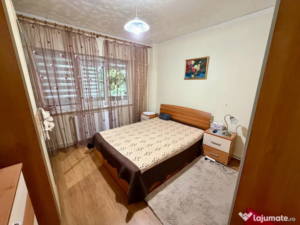 Apartament 2 camere,str.Victoriei,etaj 2