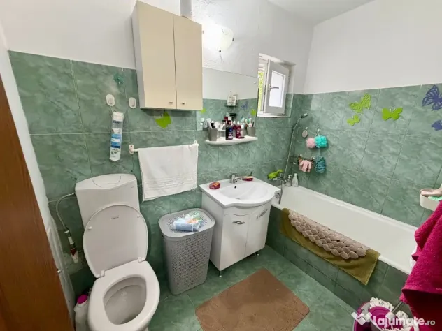 Apartament 2 camere,str.Victoriei,etaj 2