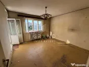 Oportunitate de Renovare! 2 Camere Decomandate | Lângă La 