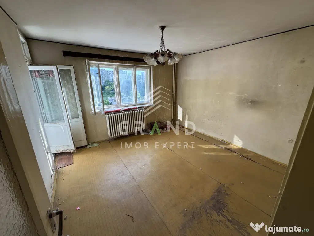 Oportunitate de Renovare! 2 Camere Decomandate | Lângă La