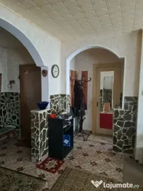 Apartament 3 camere decomandate,etaj 3, str. Stefan cel Mare, Comanesti