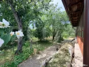 Casă cu teren mare și mult spațiu verde în Satul Motoci, 