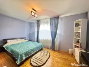 Casă / Vilă cu 5 camere de vânzare 