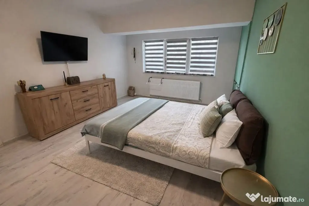 Apartament cu 3 camere decomandat - zona Dacia