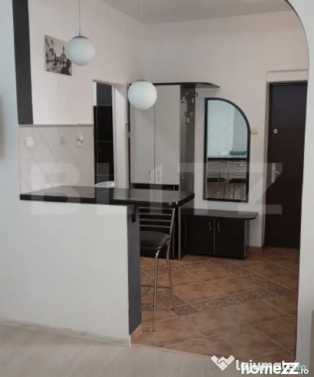 Garsonieră spațioasă 42 mp | zonă excelentă | Aproape d - Brasov (Brasov)
