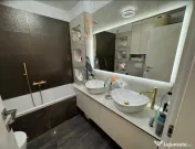 Apartament 3 camere, decomandat - zona Tractorul 
