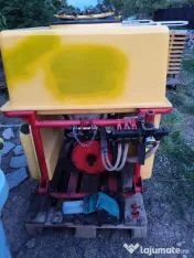Vând pluguri și pompa de stropit vița de vie 