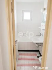Apartament 2 camere semidecomandat de vanzare, centrală pro 