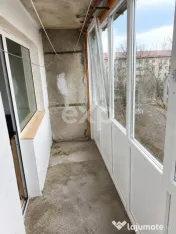 Apartament 2 camere semidecomandat de vanzare, centrală pro 
