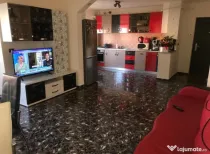 Apartament decomandat, cu 3 camere, 2 bai, zona 1 Mai
