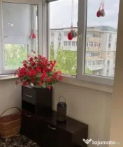 Apartament decomandat, cu 3 camere, 2 bai, zona 1 Mai 
