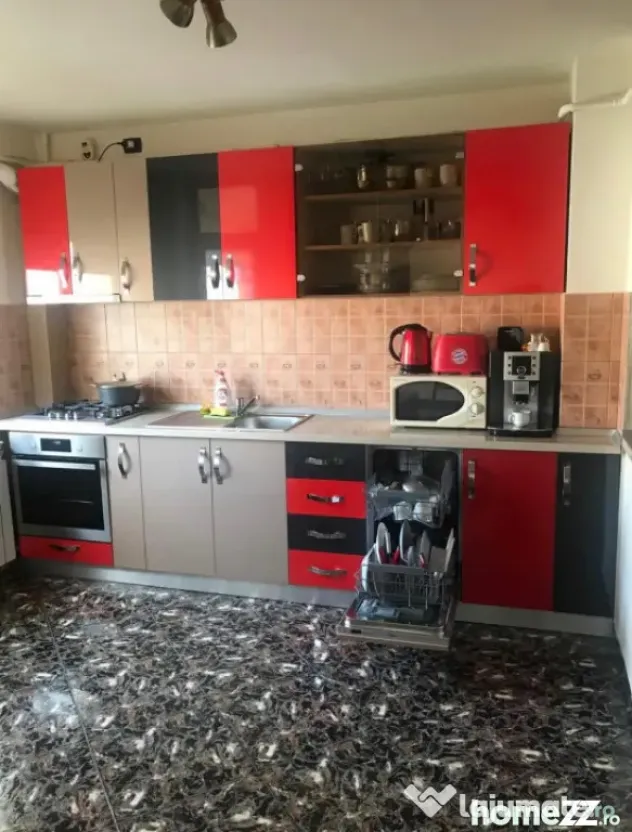 Apartament decomandat 3 camere, 71.86 mp, 2 bai, zona 1 Mai - Craiova (Dolj)