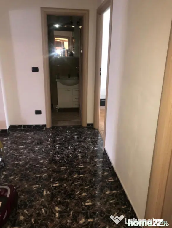 Apartament decomandat 3 camere, 71.86 mp, 2 bai, zona 1 Mai - Craiova (Dolj)