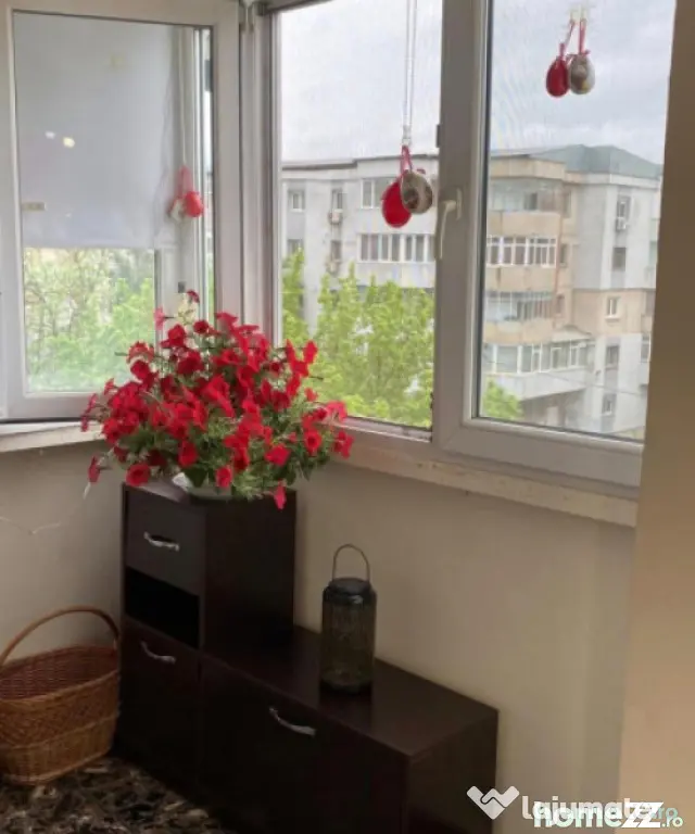 Apartament decomandat 3 camere, 71.86 mp, 2 bai, zona 1 Mai - Craiova (Dolj)