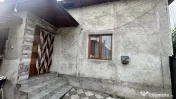 CASĂ RENOVATĂ de vanzare în satul Căstău, în apropier 