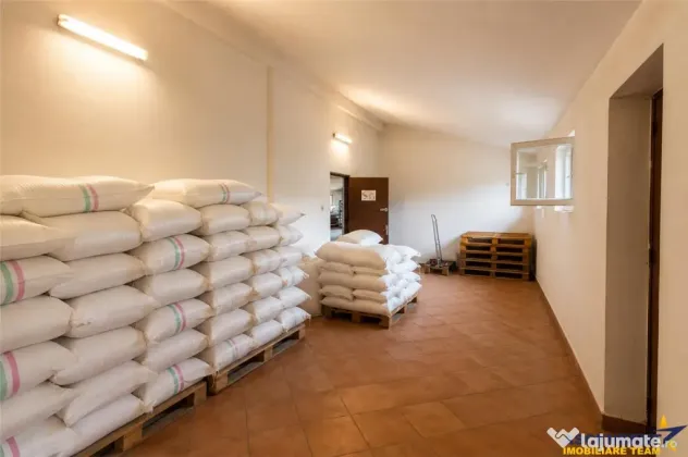 Spatiu comercial afacere functionala: brutarie,rute de distr