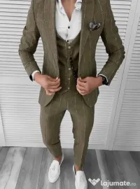 Costum difdrite marimi