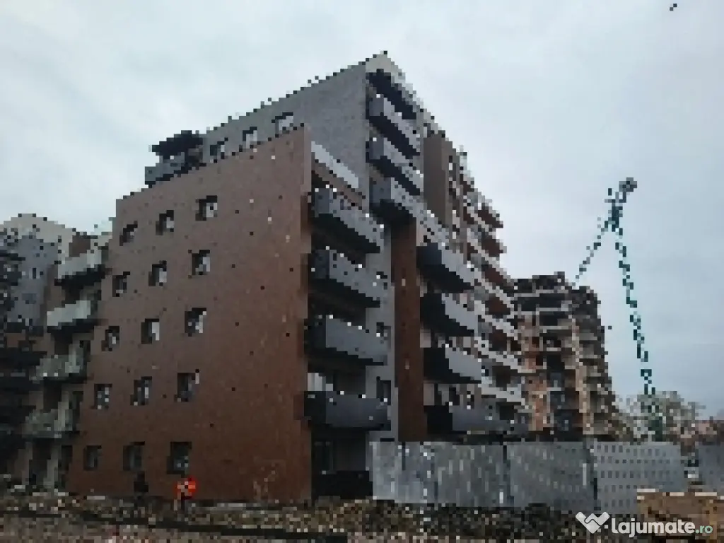 Apartament pereți mobili, parcare subterană