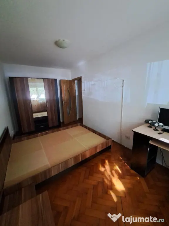 Proprietar, vand apartament 3 camere zona Dacia